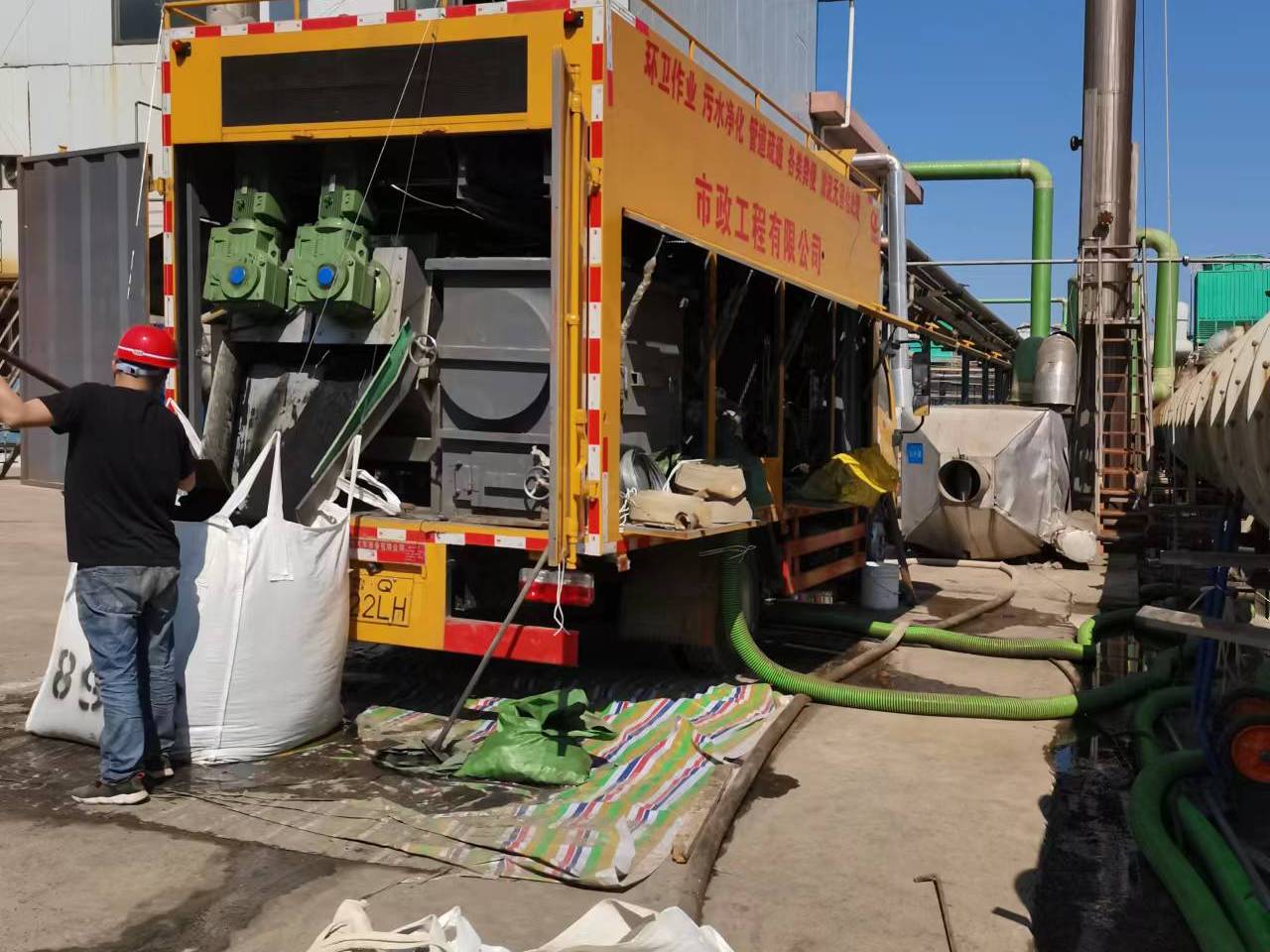 南海淤泥压干处理